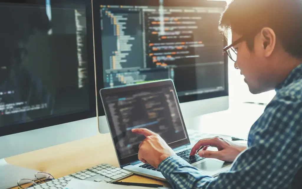 19-Types-of-Developers-Explained-01-1-1024x640.webp